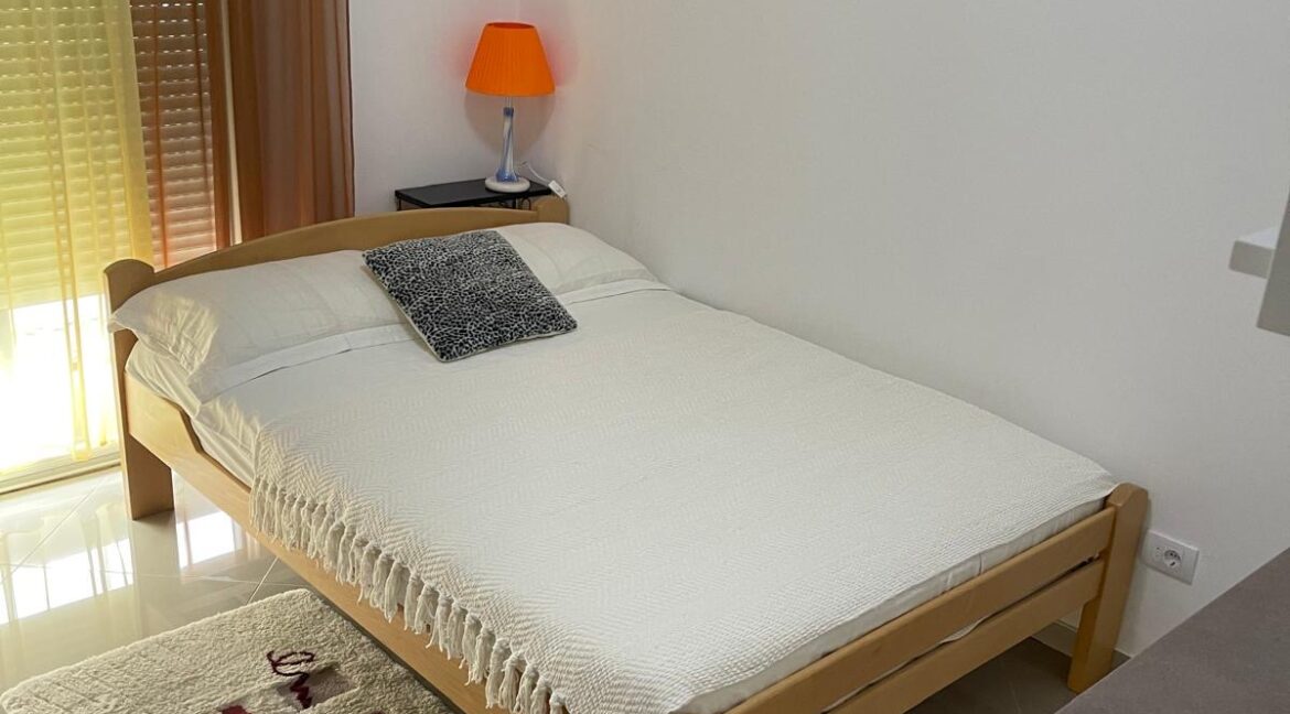 82d6d5de-5e08-4aa8-b554-e8ed34206090